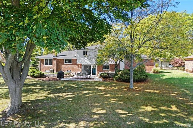 6378 Emerald Lake Drive, Troy, MI 48085