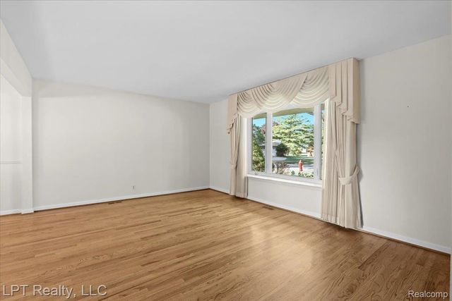 6378 Emerald Lake Drive, Troy, MI 48085