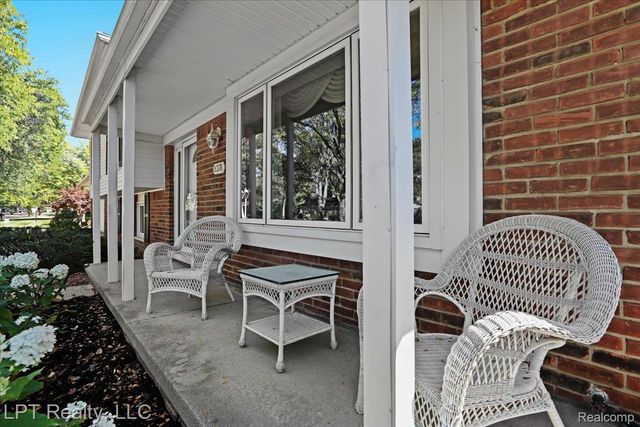 6378 Emerald Lake Drive, Troy, MI 48085