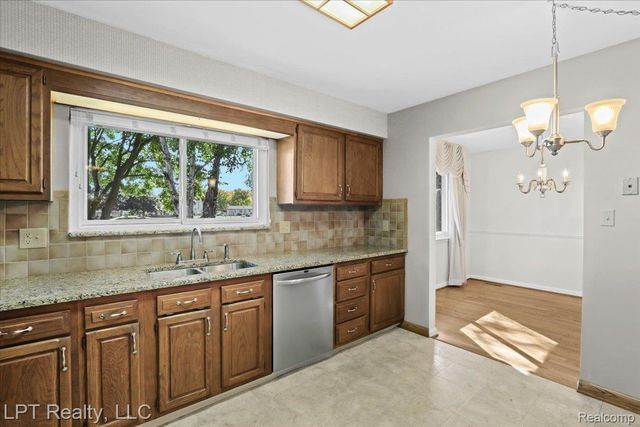 6378 Emerald Lake Drive, Troy, MI 48085