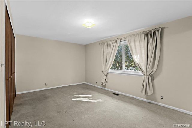 6378 Emerald Lake Drive, Troy, MI 48085