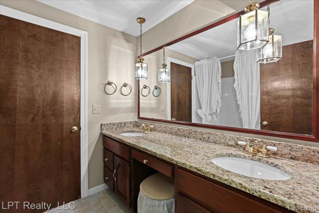 6378 Emerald Lake Drive, Troy, MI 48085