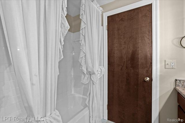 6378 Emerald Lake Drive, Troy, MI 48085