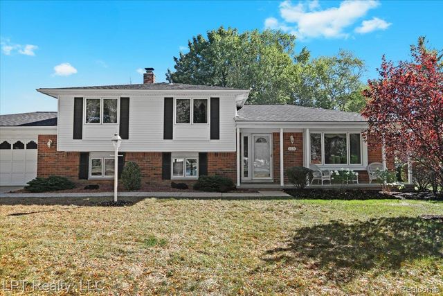 6378 Emerald Lake Drive, Troy, MI 48085