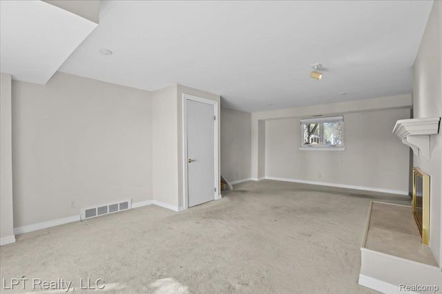 6378 Emerald Lake Drive, Troy, MI 48085