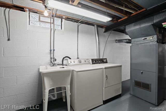 6378 Emerald Lake Drive, Troy, MI 48085