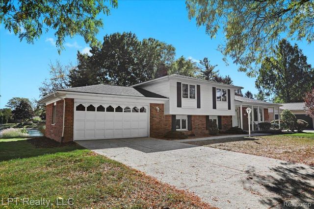 6378 Emerald Lake Drive, Troy, MI 48085