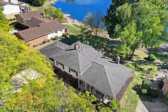 6378 Emerald Lake Drive, Troy, MI 48085