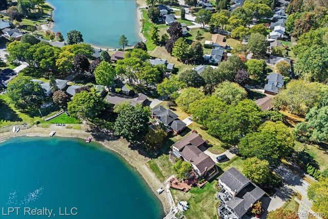 6378 Emerald Lake Drive, Troy, MI 48085