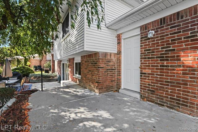 6378 Emerald Lake Drive, Troy, MI 48085