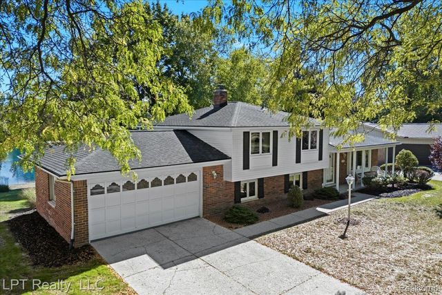 6378 Emerald Lake Drive, Troy, MI 48085