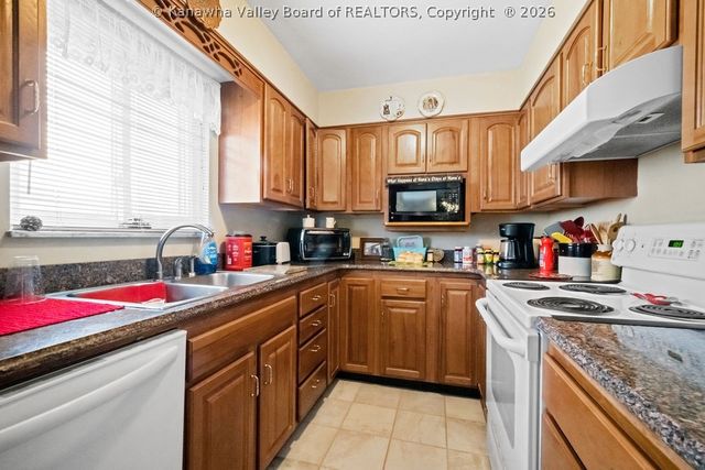 104 Beech Street, Nitro, WV 25143