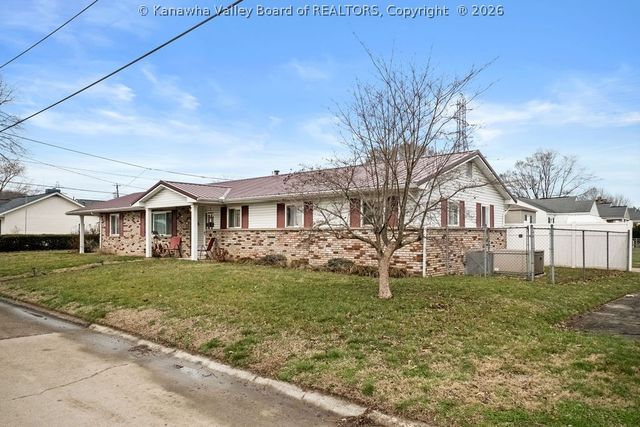 104 Beech Street, Nitro, WV 25143