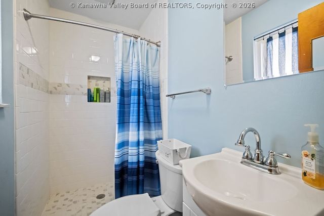 104 Beech Street, Nitro, WV 25143