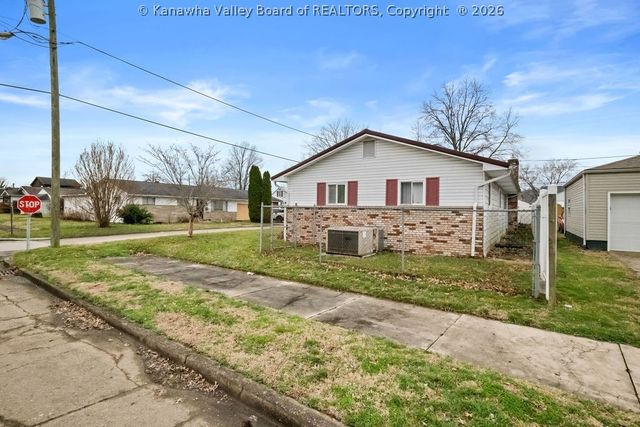 104 Beech Street, Nitro, WV 25143