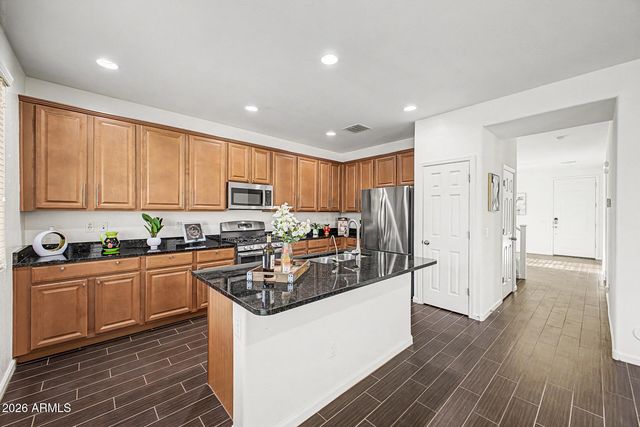 879 E ABERDEEN Drive, Gilbert, AZ 85298