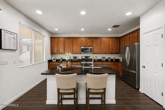 879 E ABERDEEN Drive, Gilbert, AZ 85298