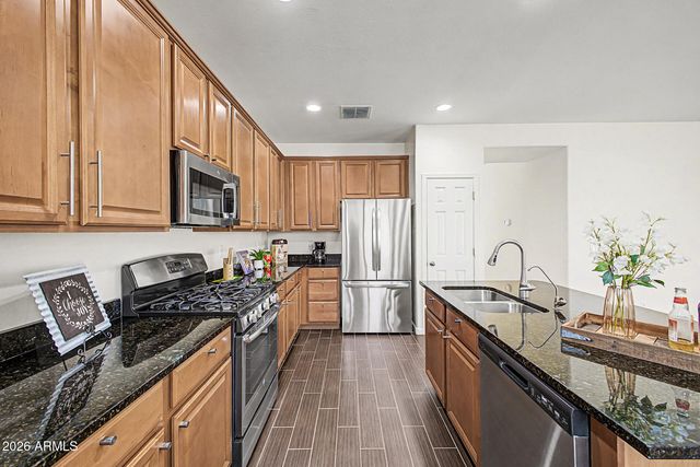 879 E ABERDEEN Drive, Gilbert, AZ 85298