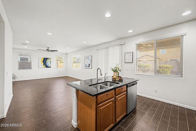 879 E ABERDEEN Drive, Gilbert, AZ 85298