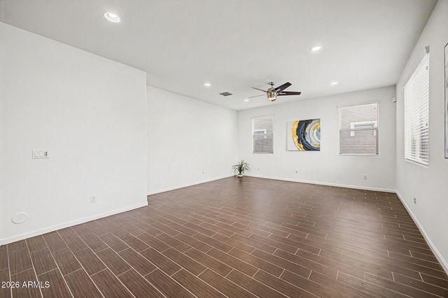 879 E ABERDEEN Drive, Gilbert, AZ 85298