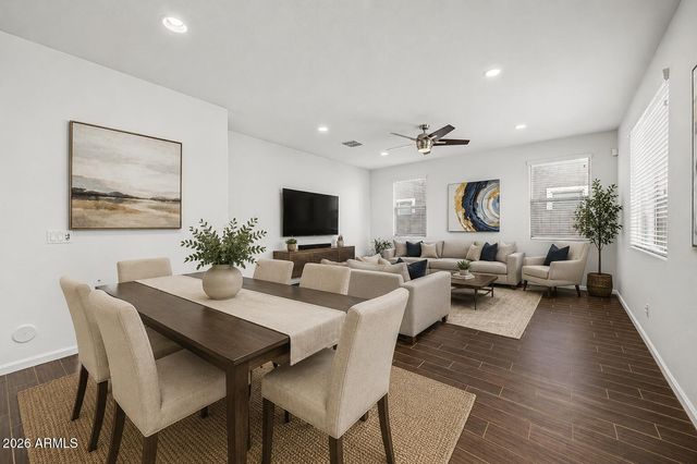 879 E ABERDEEN Drive, Gilbert, AZ 85298