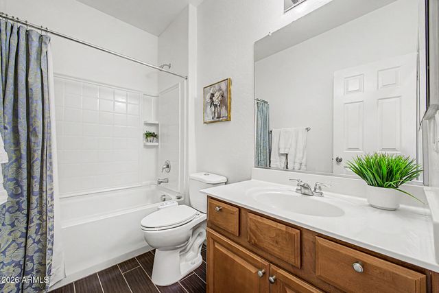 879 E ABERDEEN Drive, Gilbert, AZ 85298