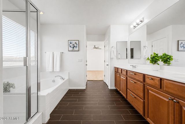 879 E ABERDEEN Drive, Gilbert, AZ 85298