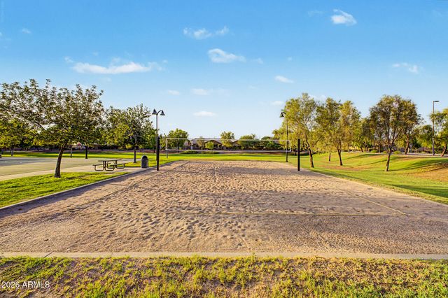879 E ABERDEEN Drive, Gilbert, AZ 85298