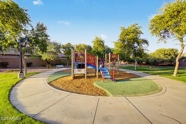 879 E ABERDEEN Drive, Gilbert, AZ 85298