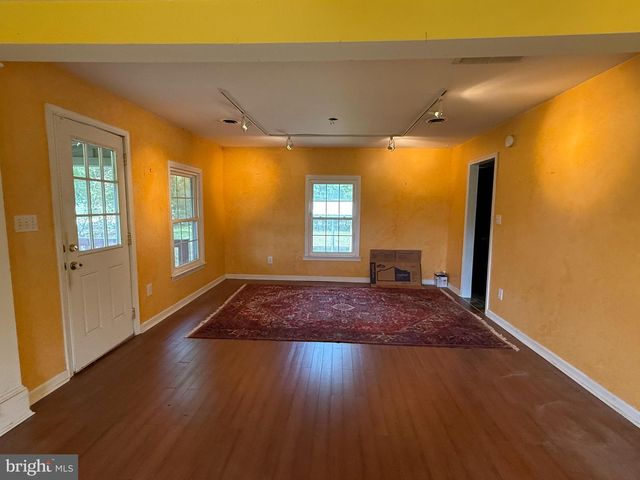 14192 DEVILS THREE JUMP RD, Milford, VA 22514
