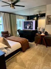 220 Coast Blvd 2M, La Jolla, CA 92037