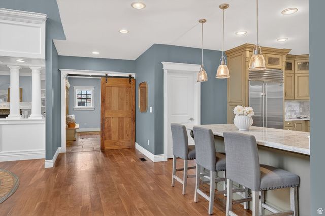5088 S WANDER LN, Holladay, UT 84117
