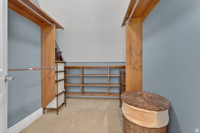 5088 S WANDER LN, Holladay, UT 84117