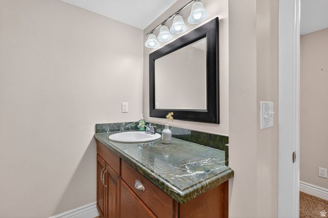 5088 S WANDER LN, Holladay, UT 84117