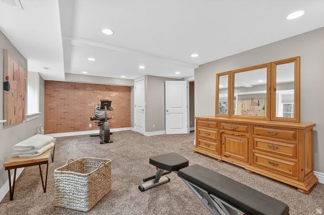 5088 S WANDER LN, Holladay, UT 84117