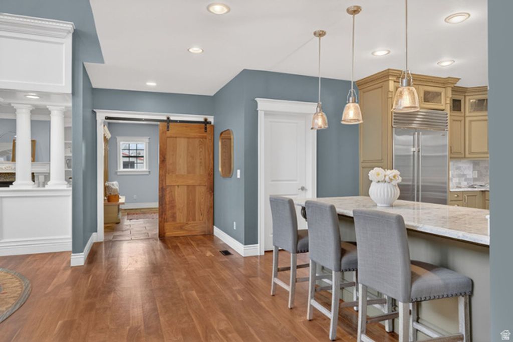 Image 15 of property listing at 5088 S WANDER LN, Holladay, UT 84117