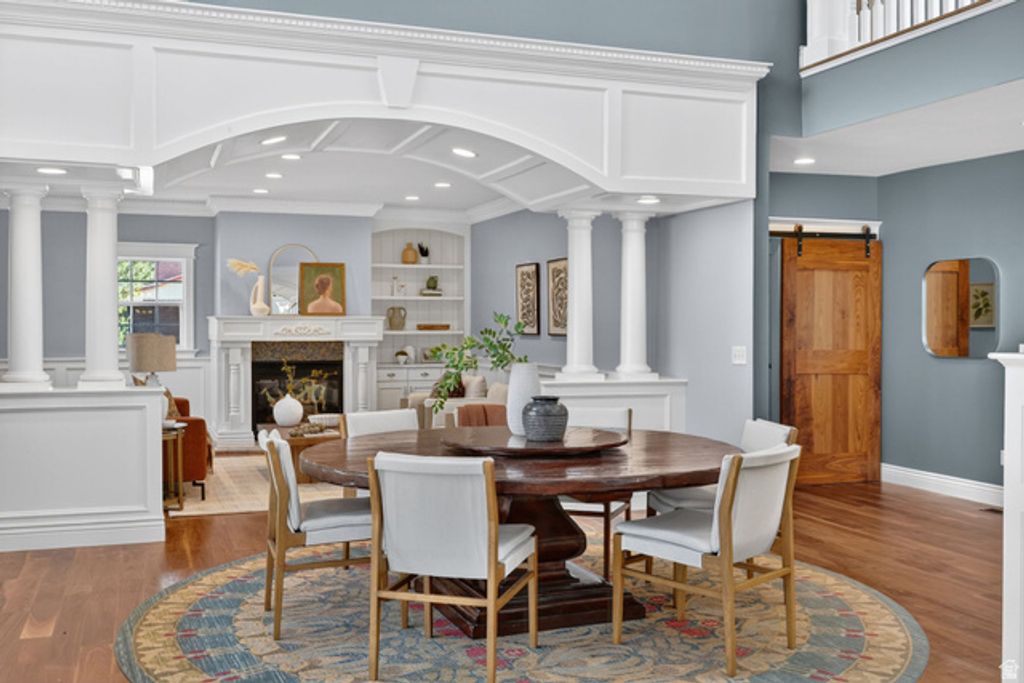 Image 6 of property listing at 5088 S WANDER LN, Holladay, UT 84117