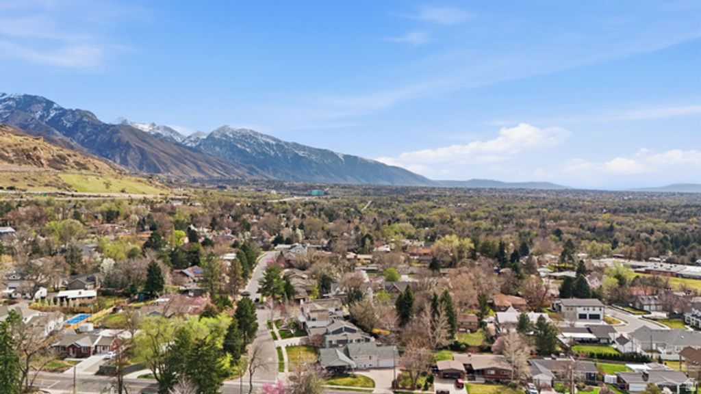 Image 74 of property listing at 5088 S WANDER LN, Holladay, UT 84117