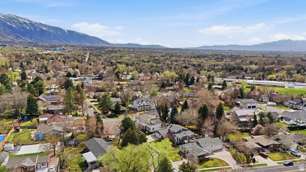 Image 75 of property listing at 5088 S WANDER LN, Holladay, UT 84117