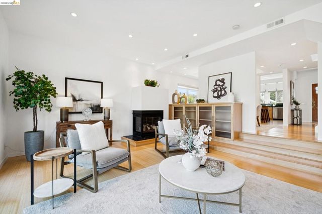 1537 Ashby Ave, Berkeley, CA 94703