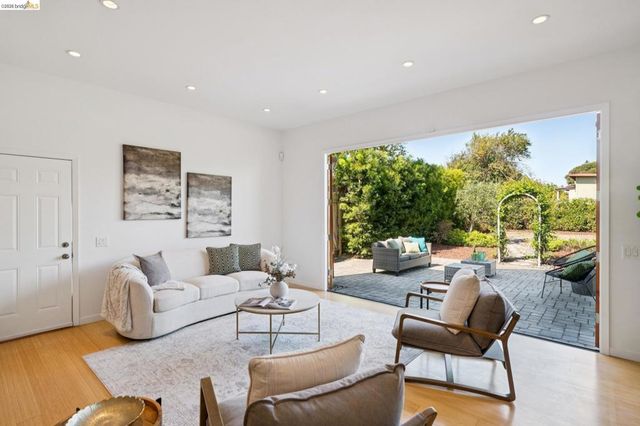 1537 Ashby Ave, Berkeley, CA 94703