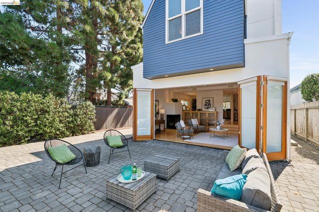 1537 Ashby Ave, Berkeley, CA 94703