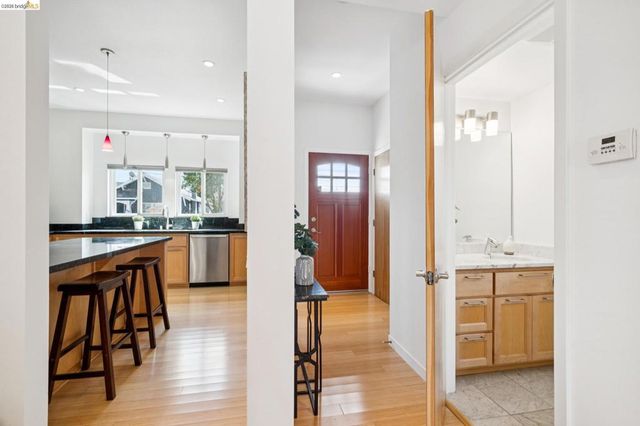 1537 Ashby Ave, Berkeley, CA 94703