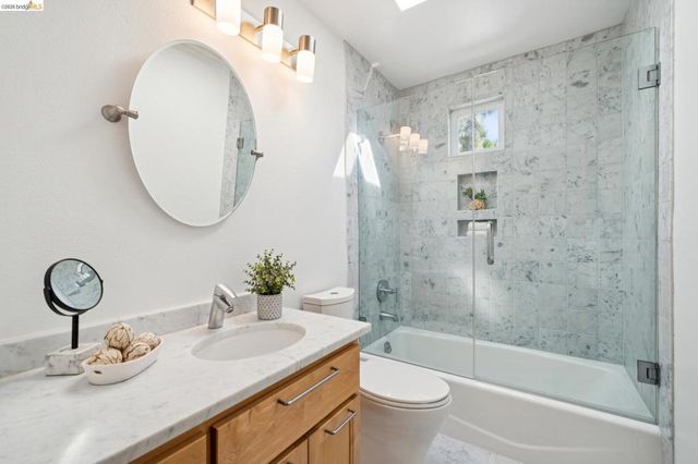 1537 Ashby Ave, Berkeley, CA 94703