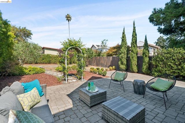1537 Ashby Ave, Berkeley, CA 94703