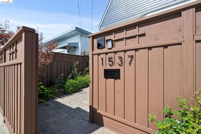 1537 Ashby Ave, Berkeley, CA 94703