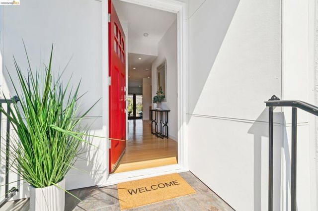 1537 Ashby Ave, Berkeley, CA 94703
