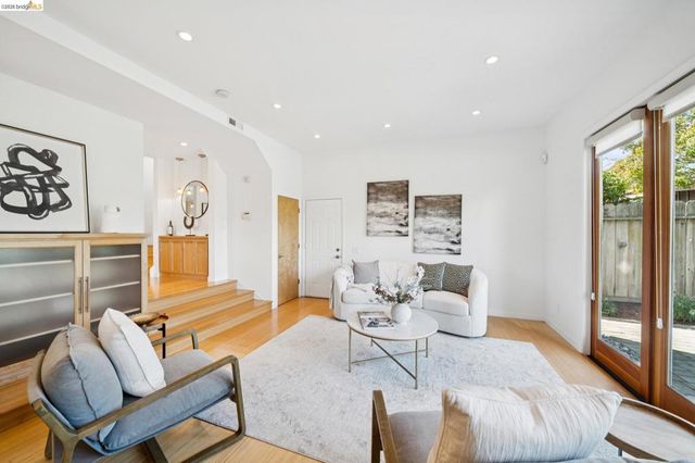 1537 Ashby Ave, Berkeley, CA 94703
