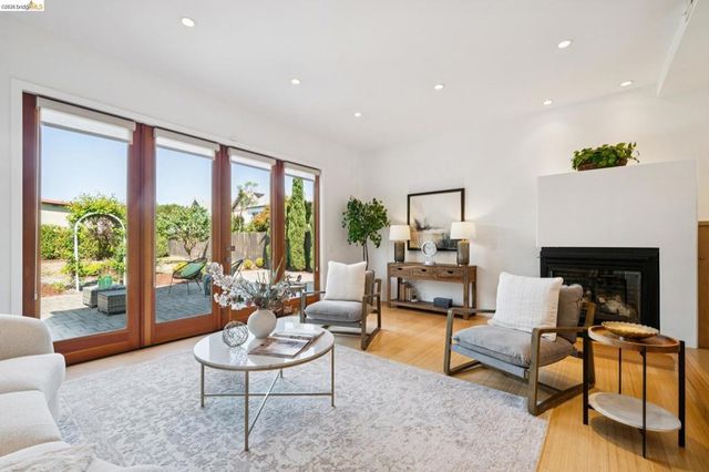 1537 Ashby Ave, Berkeley, CA 94703