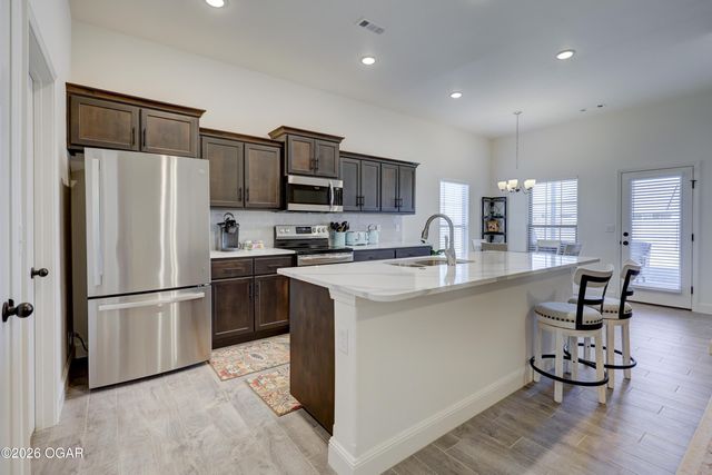 817 Delaney Drive, Carl Junction, MO 64834